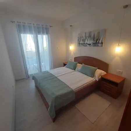 Gemuetliche Fuer Familien Mit Terrasse Apartment