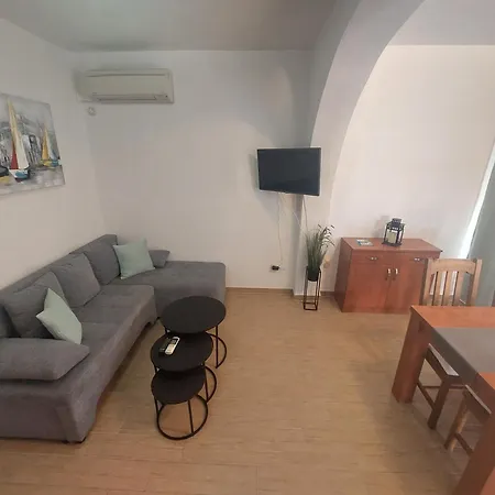 Gemuetliche Fuer Familien Mit Terrasse Apartment Barbat na Rabu