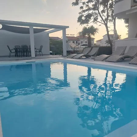 Gemuetliche Fuer Familien Mit Terrasse Apartment
